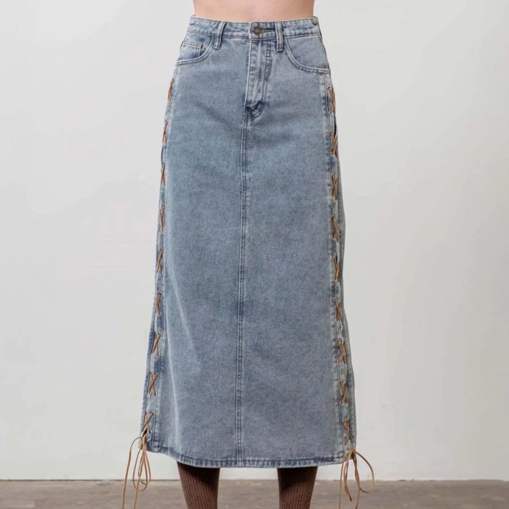 Moon River DENIM SUEDE STRAP MIDI SKIRT💛